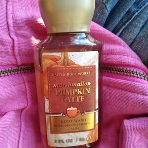 Bath & Body Works Marshmallow Pumpkin Latte Body Wash - Warm Brown